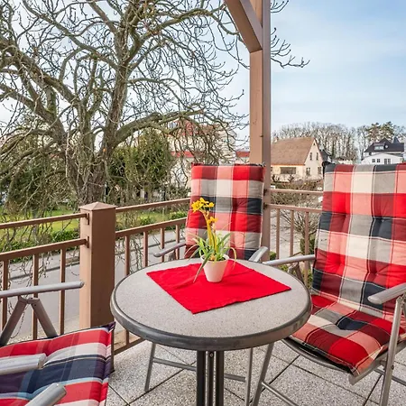 Stilvoll Einger. Mit Balkon, Parkplatz, In Strandnaehe Dom wakacyjny *