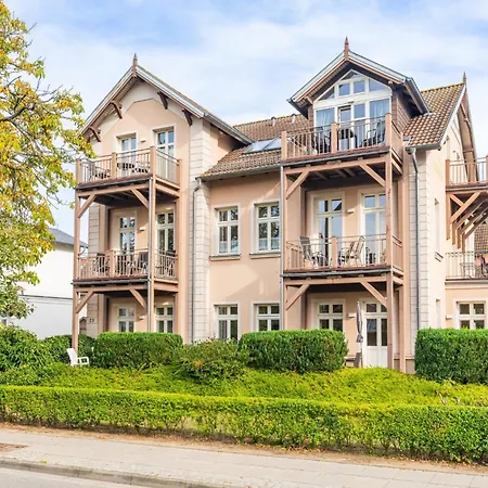 Stilvoll Einger. Mit Balkon, Parkplatz, In Strandnaehe 別荘